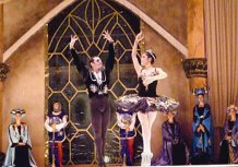 Bailarines viven con menos del salario mínimo